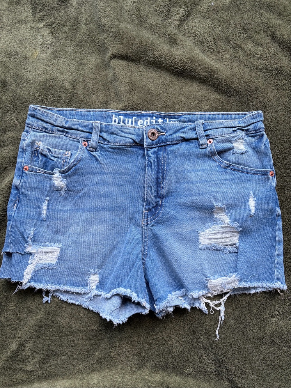 Distressed Blue Denim Jean Shorts - Mid-Rise Frayed Hem